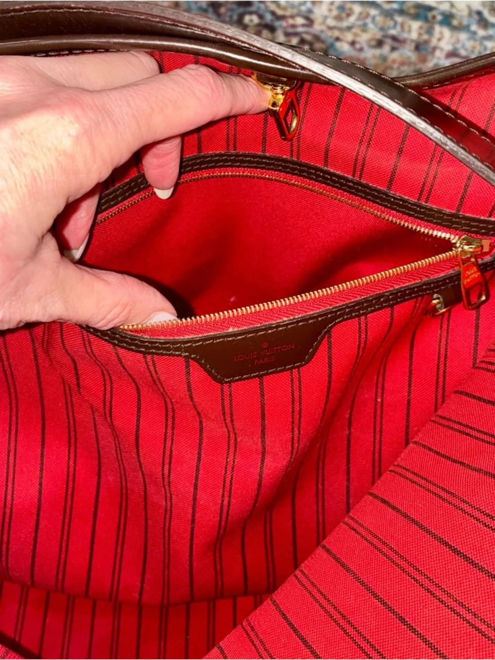 Louis Vuitton Graceful MM Damier Ebene Shoulder Bag Red Interior - Picture 11 of 15